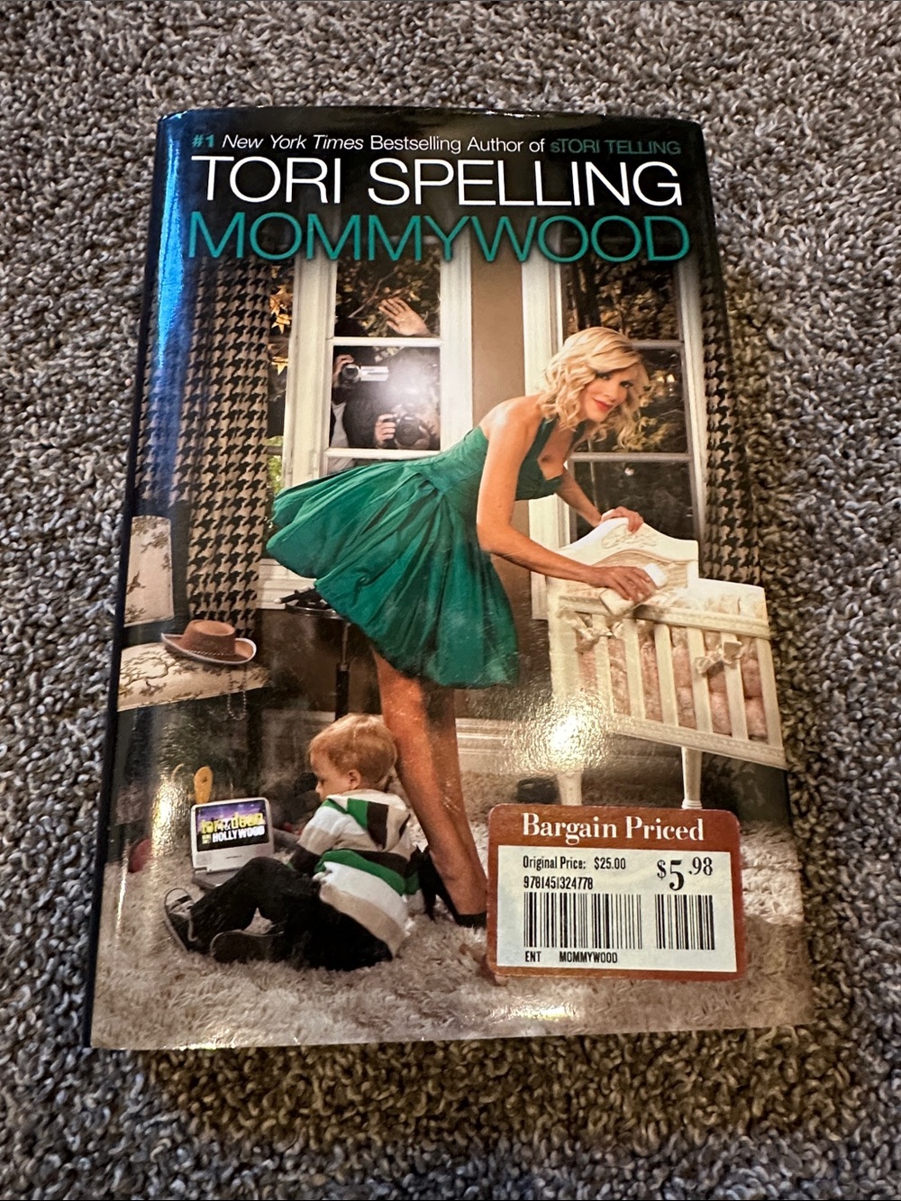 Tori Spelling Book - Mommywood